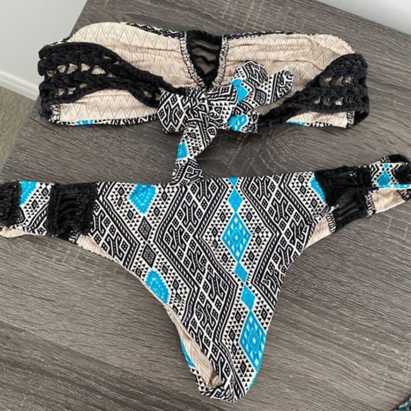 Acacia Swimwear Set - Picture 3 of 5